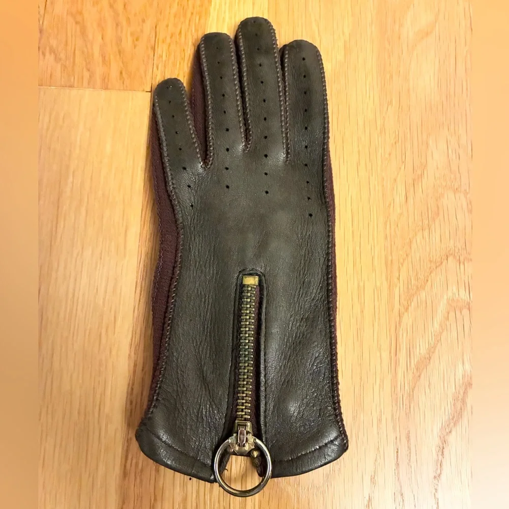 Women’s Leather Gloves with Top Accent Zip Detail Brown Size S